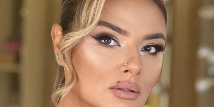 Kamilə həyat yoldaşı barədə: “Deyir danışma, istədiklərini uzaqda axtar”