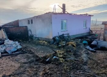 Fərdi yaşayış evi və avtomobil yandı