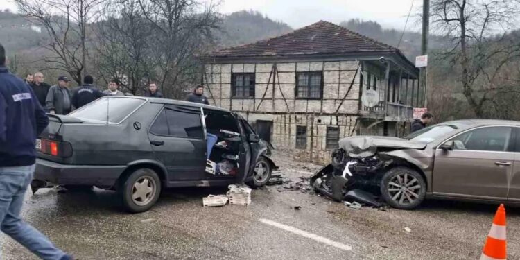 İki avtomobil toqquşdu: 1 yaralı