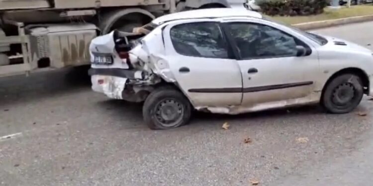 İki avtomobil toqquşdu: 2 yaralı