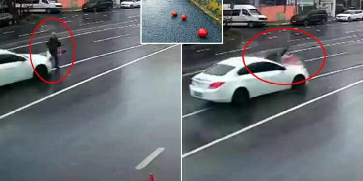 Minik avtomobili piyadanı vurdu