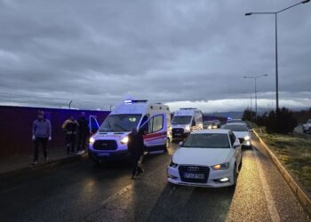 İki avtomobil toqquşdu: 6 yaralı