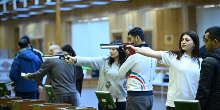 Dövlət qurumlarının əməkdaşları arasında güllə atıcılığı yarışı keçirilib