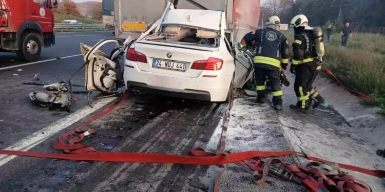 Avtomobil arxadan TIR-a çırpıldı: Sürücü öldü