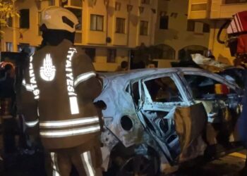 Yanan avtomobil partladı