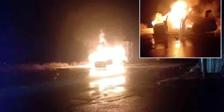 Parklanmış vəziyyətdə olan avtomobil yandı