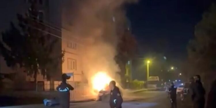 Hərəkətdə olan avtomobil yandı