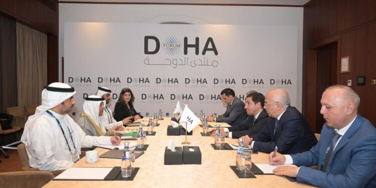 Hikmət Hacıyev Körfəz Əməkdaşlıq Şurasının rəhbəri ilə görüşüb