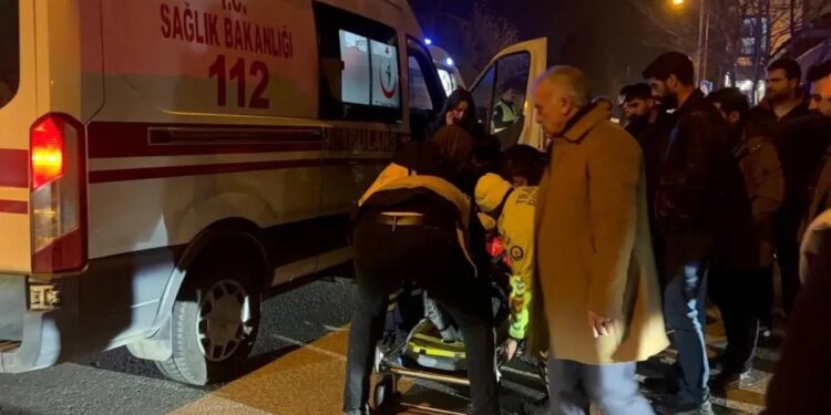 İki avtomobil toqquşdu: 5 yaralı