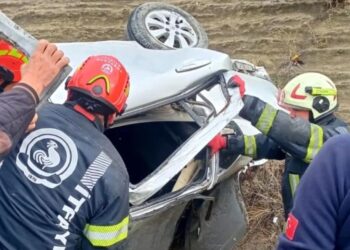 Avtomobil aşdı: 2 yaralı