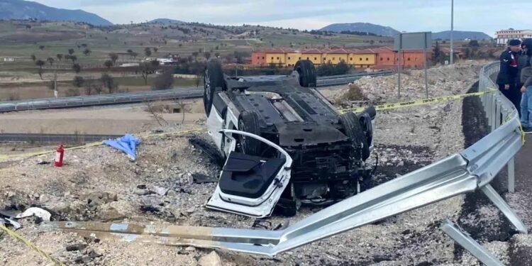 Aşan avtomobilin sürücüsü öldü