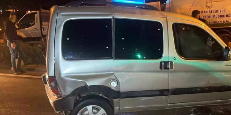 Qırmızı işıqda gözləyən avtomobilə arxadan başqa avtomobil çırpıldı: 2 yaralı