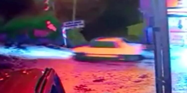 Avtomobil 7 metrədən aşdı: 2 yaralı