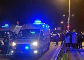 İki avtomobil toqquşdu: 2 ölü, 3 yaralı