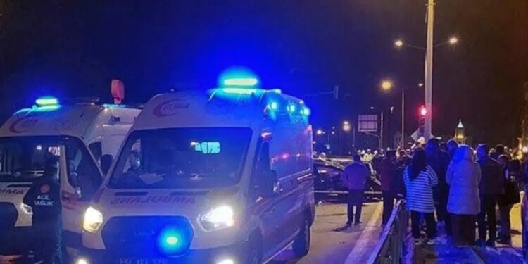 İki avtomobil toqquşdu: 2 ölü, 3 yaralı