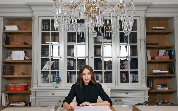 Mehriban Əliyeva AZAL təyyarəsinin Qazaxıstanda qəzaya uğramasının ildönümü ilə bağlı paylaşım edib - FOTO