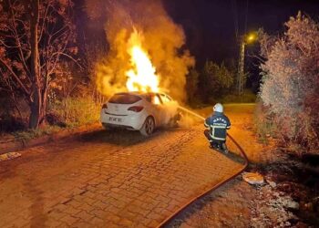 Hərəkətdə olan avtomobil yandı