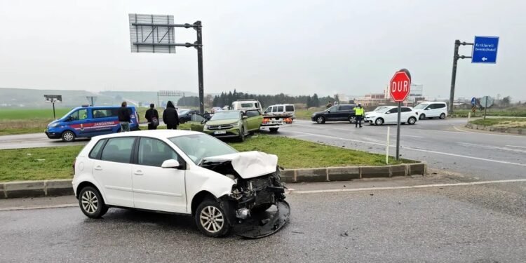 İki avtomobil toqquşdu: 7 yaralı