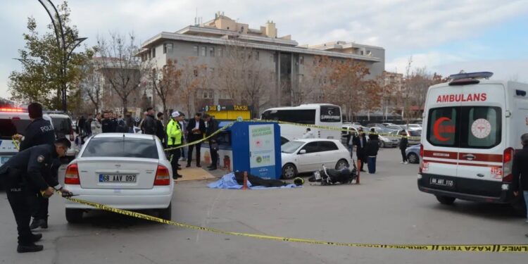 Minik avtomobili və motosiklet toqquşdu: 1 ölü, 1 yaralı