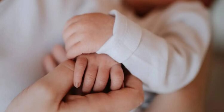 15 yaşlı qız avtobusda doğdu