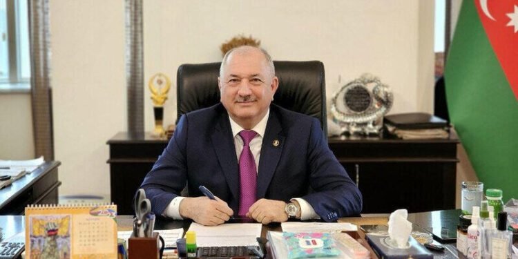 İcra başçısı "TikTok"dakı videoya görə onu məhkəməyə verdi - 100 manat aldı