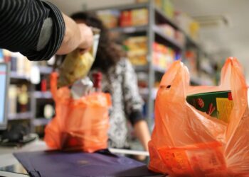 Azərbaycanda plastik torbalar bahalaşdı