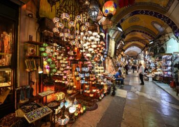 İstanbulun gəzərək kəşf edin : Dünya memarlığının əsrarəngiz inciləri