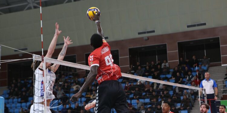 “Xilasedici” komandası “Lindemans” kollektivi ilə üz-üzə gəlib