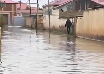 Bakıda leysan: Qəsəbələri su basdı, azyaşlı yaralandı – VİDEO