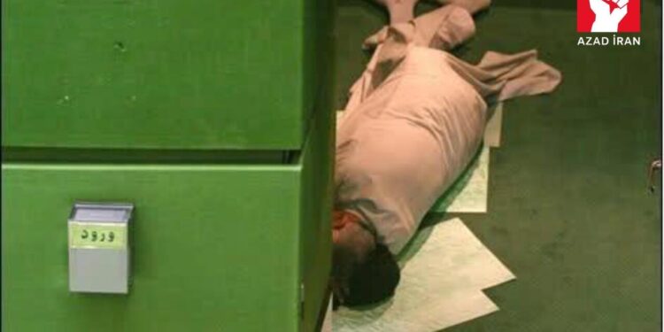 İran parlamentindən daha bir qalmaqallı görüntü - FOTOLAR