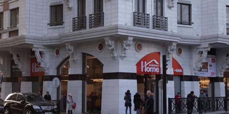 "Kontakt home"da cinayət - Arvad qaçdı, əri əlində bıçaqla qovdu