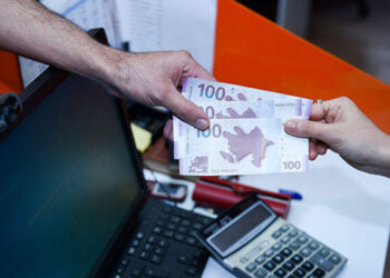 Bakıda orta aylıq əməkhaqqı artıb