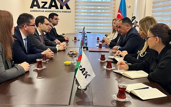 Su və Meliorasiya Elmi Tədqiqat İnstitutuna yeni akkreditasiya attestatı təqdim edilib