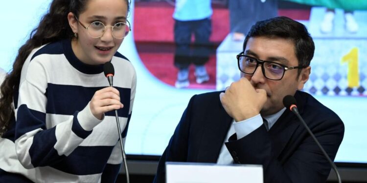 Fərid Qayıbov beynəlxalq yarışlarda yüksək nəticələr əldə etmiş idmançılarla görüşüb