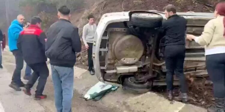 Avtomobil aşdı: 3 yaralı