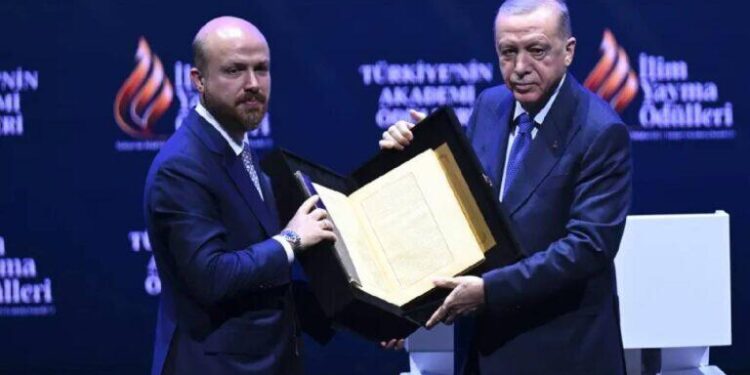 Ərdoğanın oğlu ilə səmimi GÖRÜNTÜSÜ - VİDEO