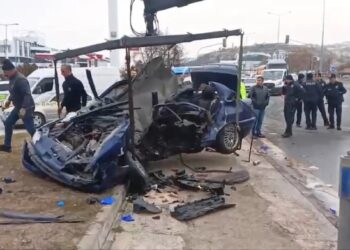 Minik avtomobili və mikroavtobus toqquşdu: 1 ölü, 3 yaralı