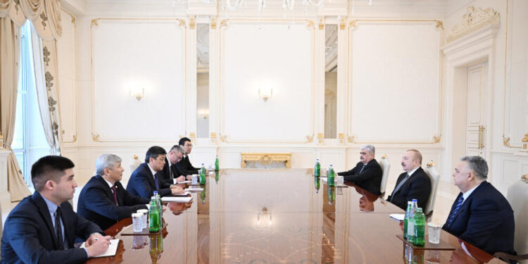 İlham Əliyev Qırğızıstan nümayəndə heyətini qəbul edib