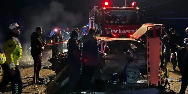 İki avtomobil toqquşdu: 6 yaralı