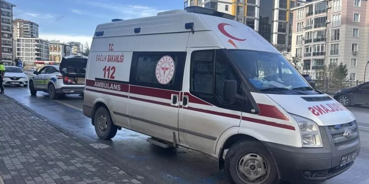 Minik avtomobili və motosiklet toqquşdu: 1 yaralı