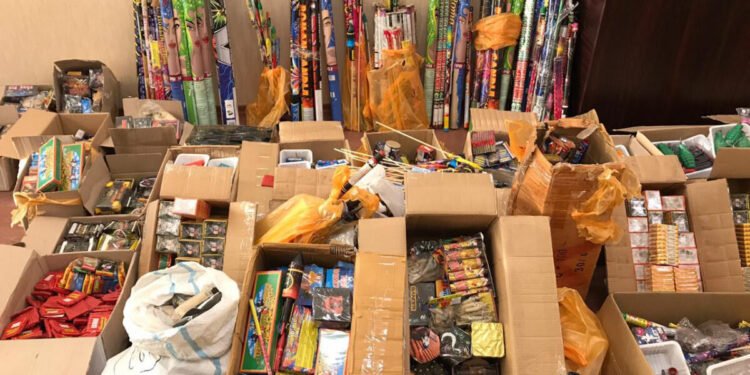 Pirotexniki vasitələr satan 20 nəfər saxlanıldı