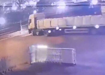 Minik avtomobili və TIR ilə toqquşdu: 2 ölü