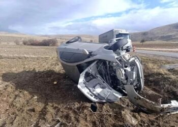 Minik avtomobili TIR-la toqquşdu: 5 yaralı