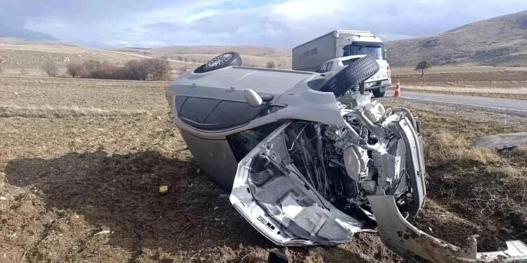 Minik avtomobili TIR-la toqquşdu: 5 yaralı