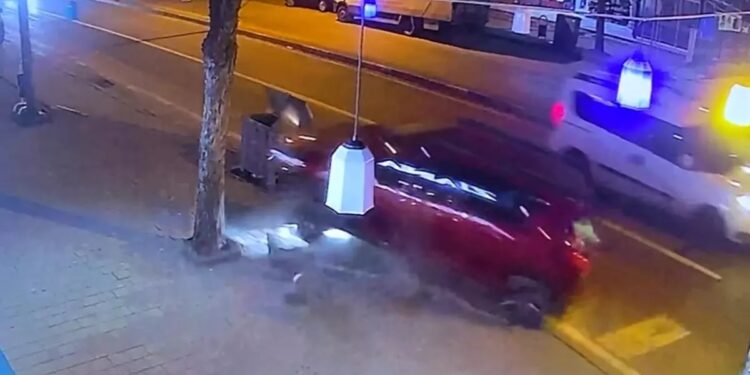 Minik avtomobili və motosiklet toqquşdu: 2 yaralı