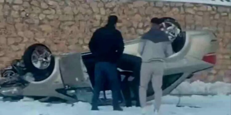 Avtomobil aşdı: Sürücü yaralandı