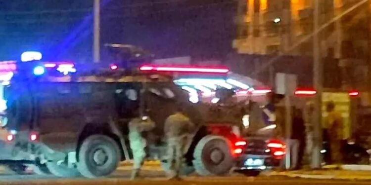 Hərbi maşınla minik avtomobili toqquşdu