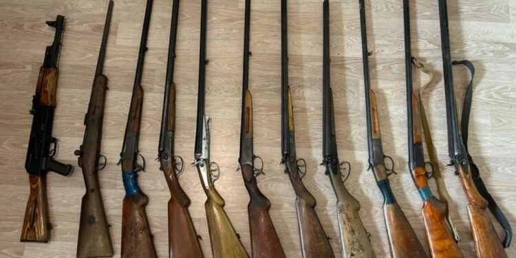 Müxtəlif ərazilərdə qanunsuz silah-sursat aşkar edildi