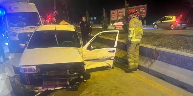 2 avtomobil toqquşdu: 2 yaralı