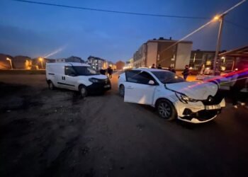 İki avtomobil toqquşdu: 2 yaralı